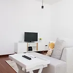Casas Do Paco - Philosophy Apartment
